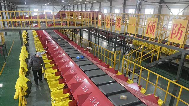 全区首家旗镇村三级智能物流分拣中心在科左后旗投入使用(图2)