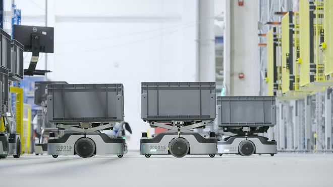 “智狼”机器人全新发布！京东物流全场景科技成果亮相CeMATASIA2024(图3)