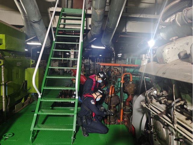 平潭边检站全力保障平潭至柬埔寨西哈努克货运首航(图1)