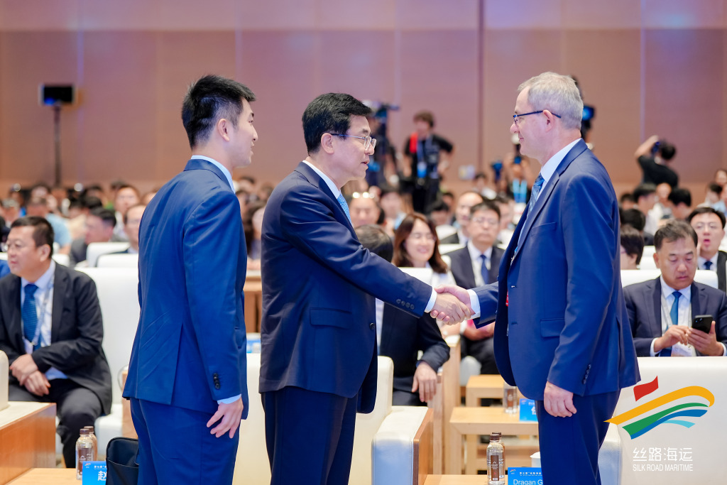 “丝路海运”开行超2万艘次集装箱吞吐量突破2400万标箱(图2)