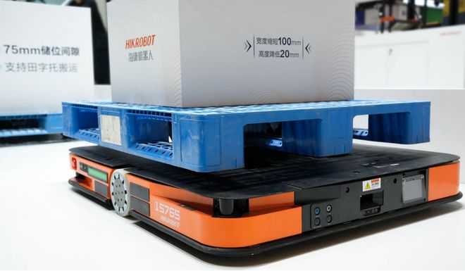 迈向智慧物流新范式：仓储机器人引领效率与模式升级(图2)