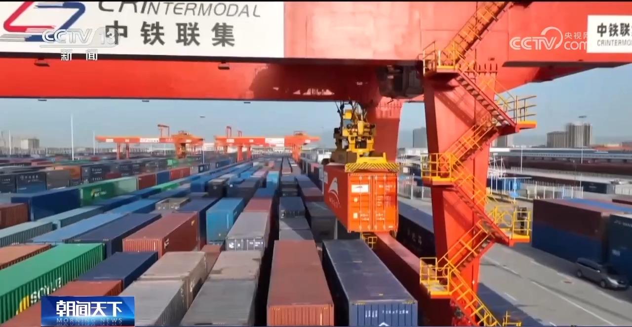 迈向“十五五”“钢铁驼队”驰新程(图2)