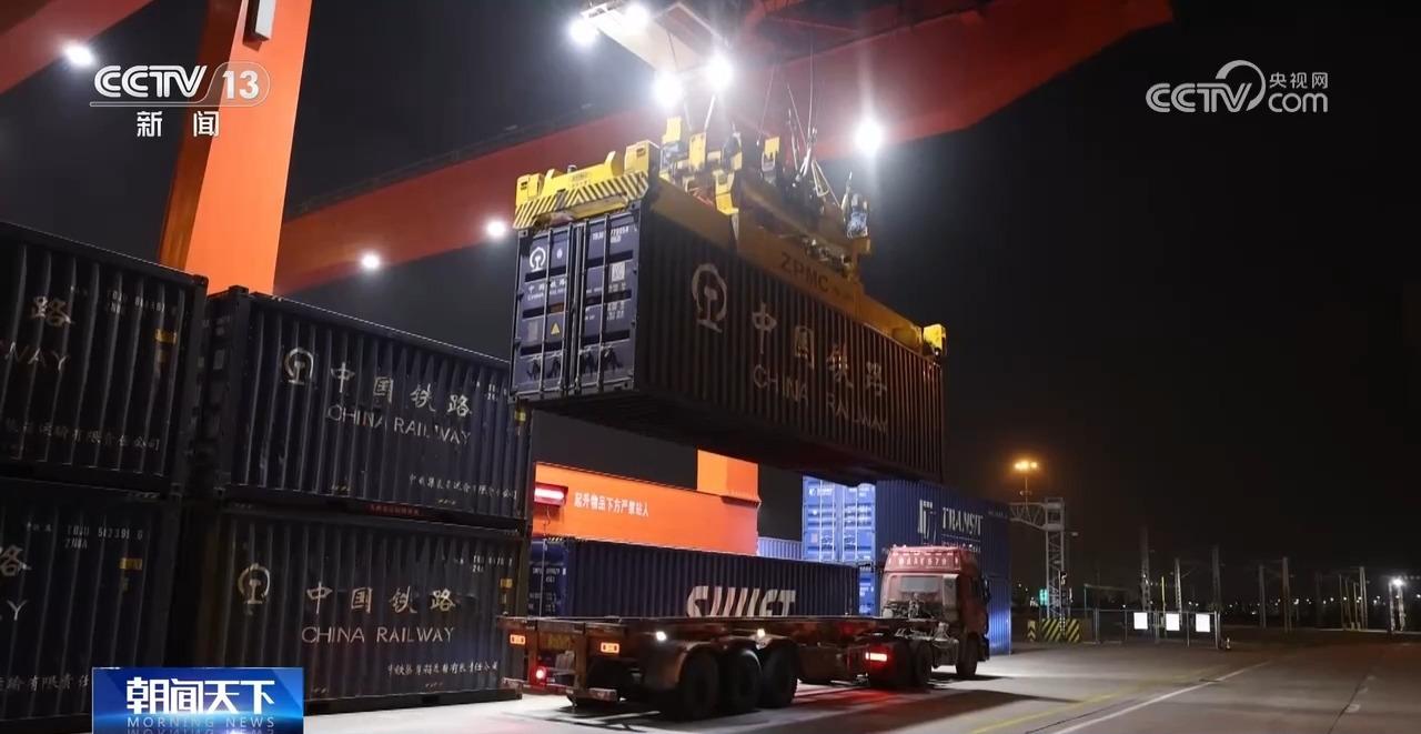 迈向“十五五”“钢铁驼队”驰新程(图3)