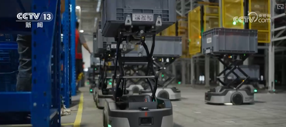 机器人“跑”起来助推物流“加速跑”数万快递开启新年之旅抵达千家万户(图2)