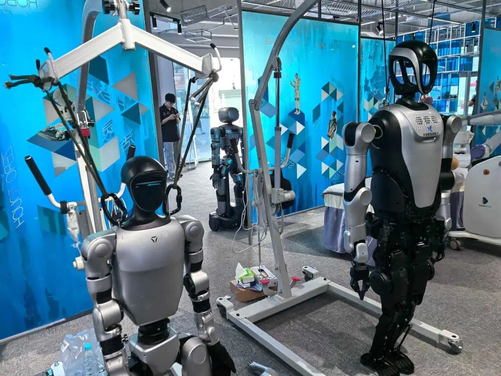 制造与服务双向奔赴！深圳服务业增加值全国前三(图4)